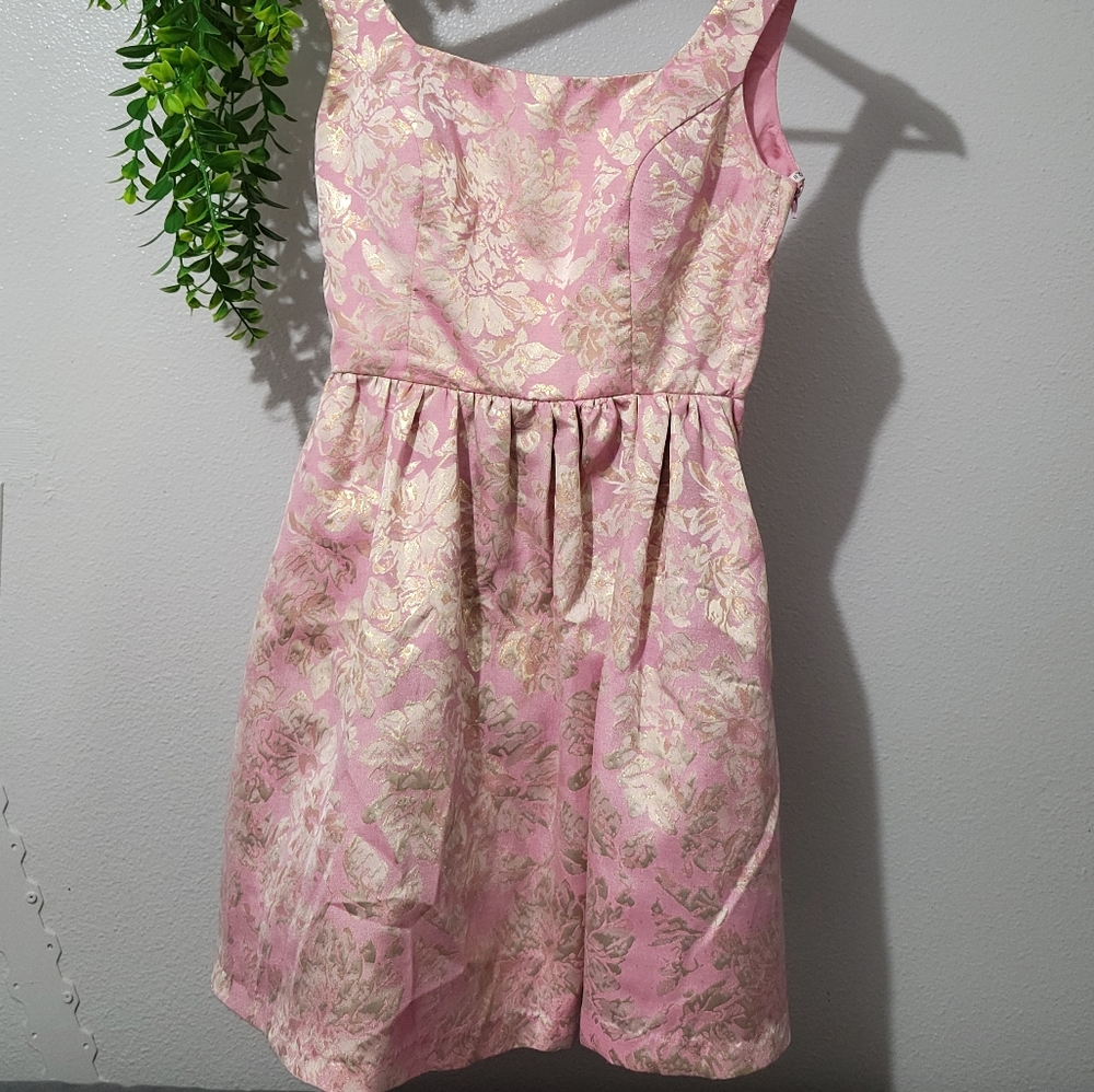 Short dress with metallic gold flowers